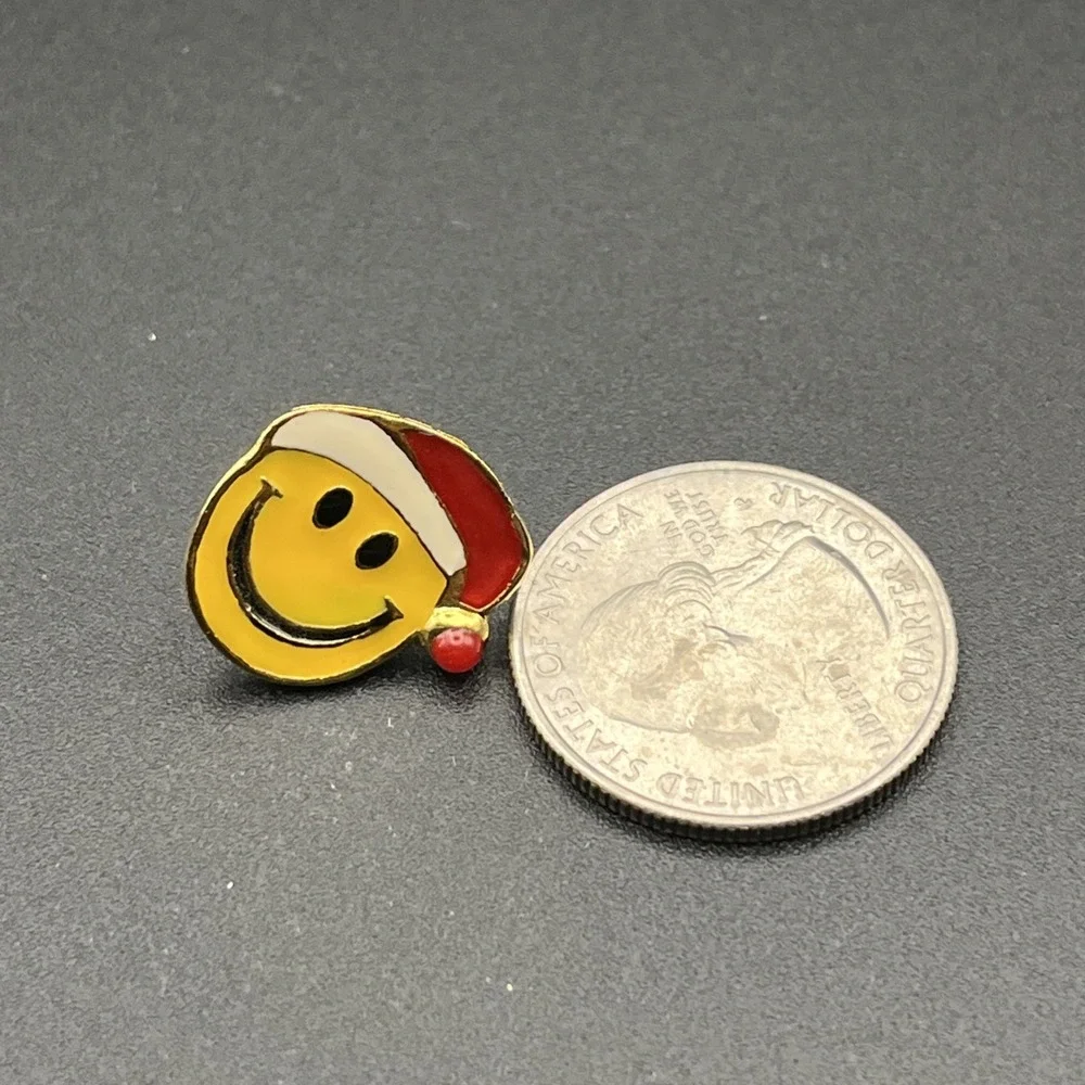 Smiley Face‎ Santa Claus Hat Christmas Holiday Lapel Hat Pin